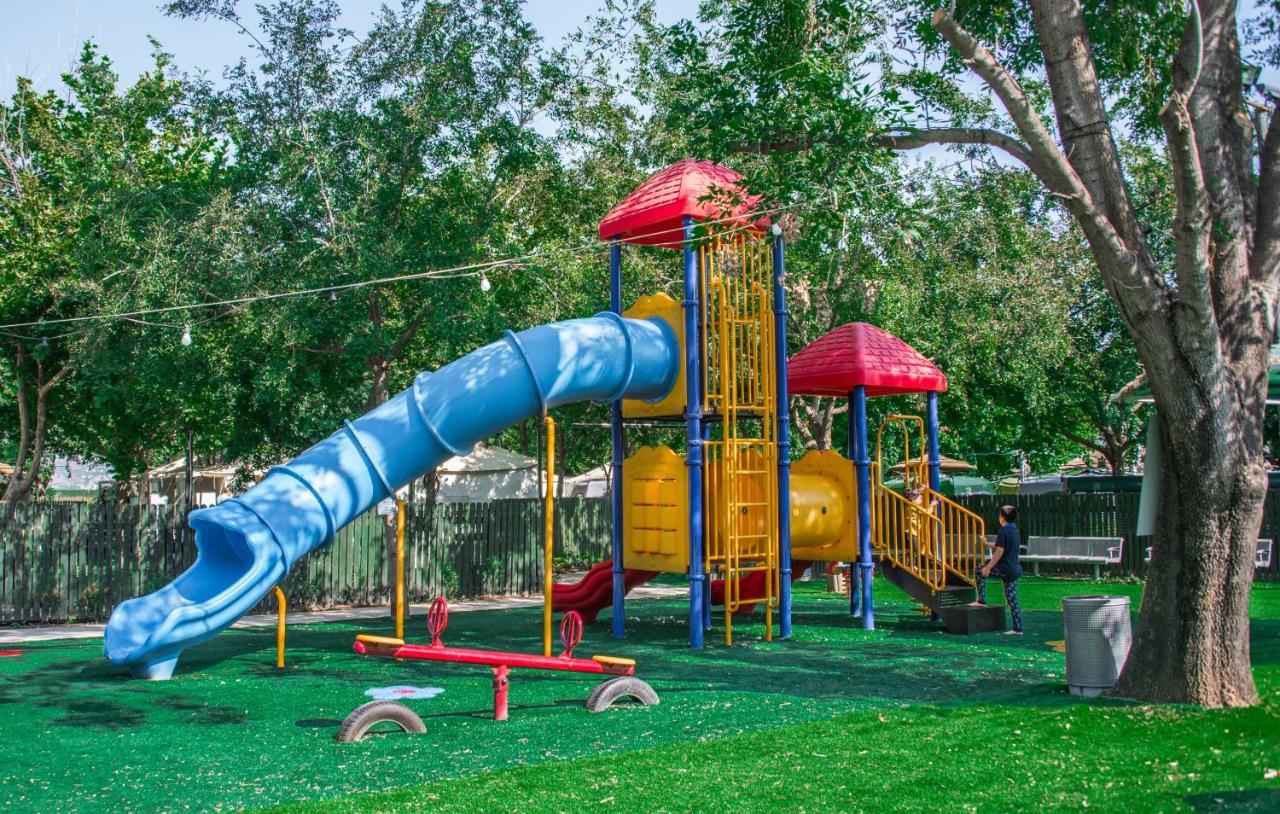 Hotel בלום ווילג' - קייקי כפר בלום Exterior foto